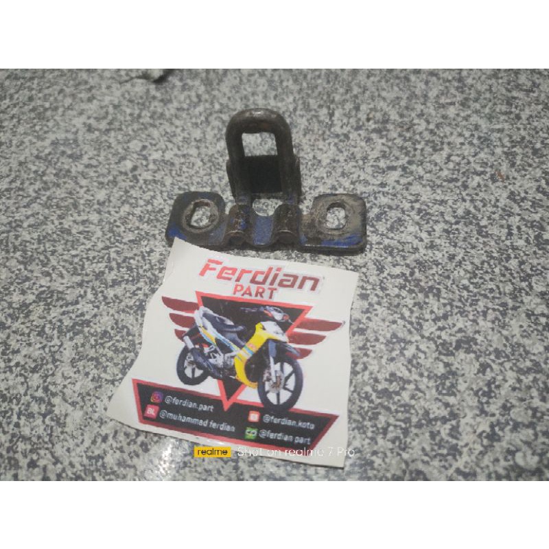 Pengait Jok Lawan kunci Jok Satria lumba 2tak 2 tak Copotan