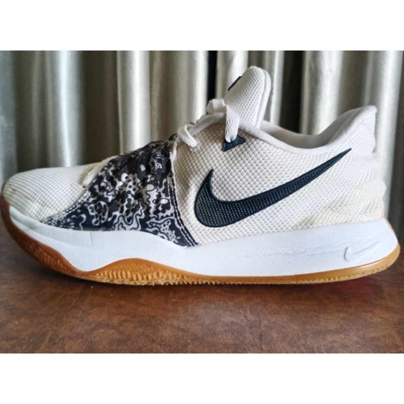 Sepatu kyrie Basket Low Second Branded/Bekas/preloved