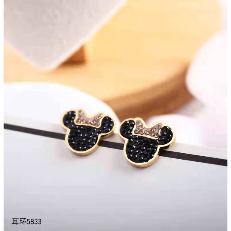 Anting-anting titanium 5833-7635