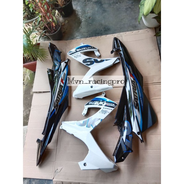 Cover body bodi sayap samping plus striping SUZUKI SATRIA F FU FL FACELIFT warna putih hitam gp baha