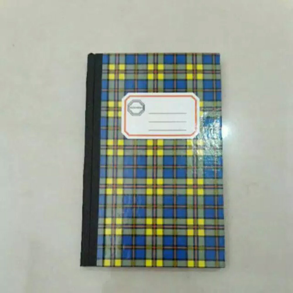 

Buku Kwarto Ria Hardcover 100 Lembar