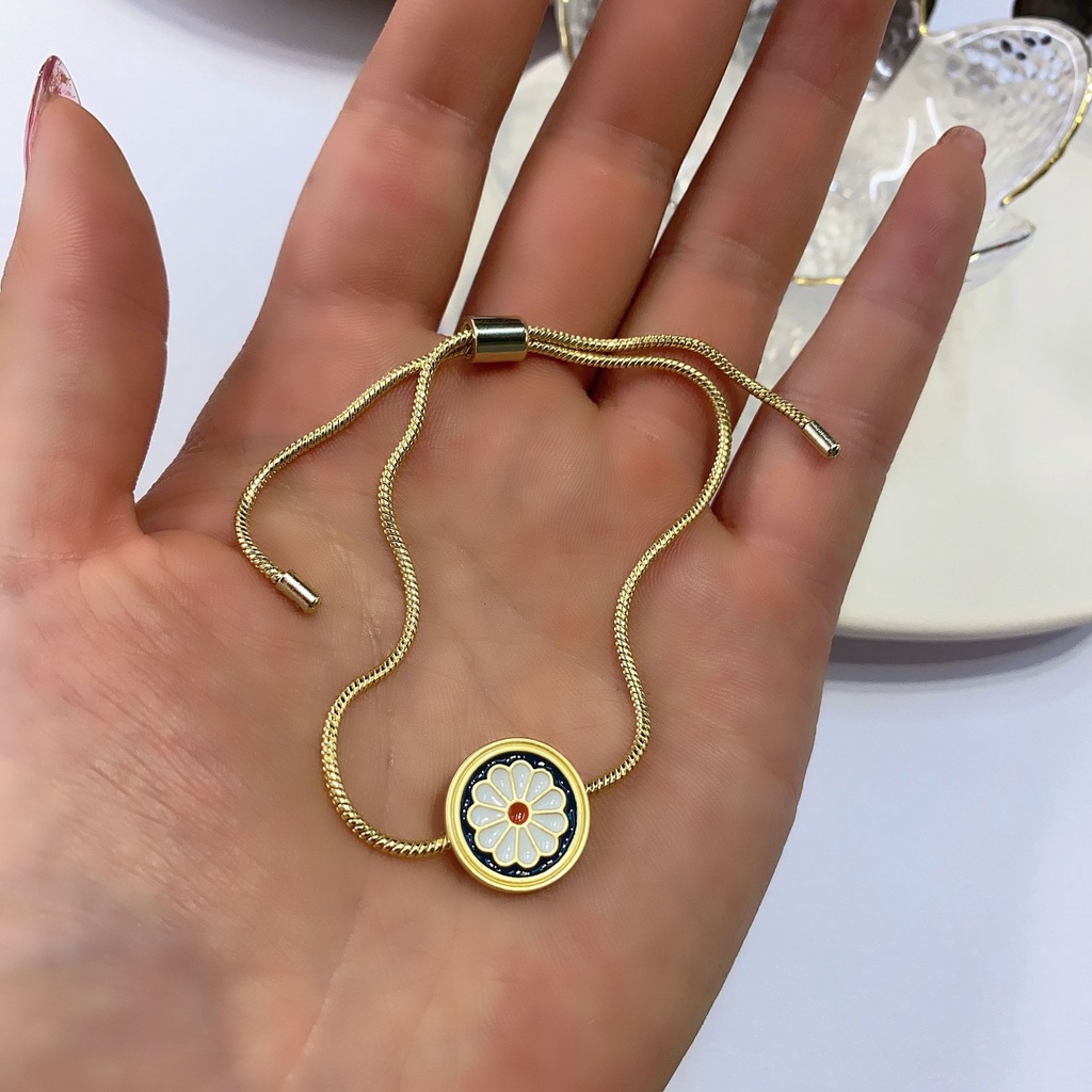 Gelang Tali Serut Adjustable Aksen Bunga Daisy Gaya Vintage Untuk Wanita