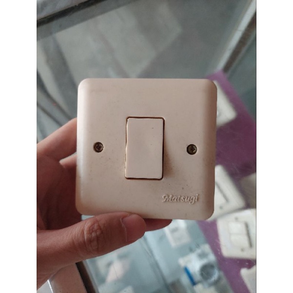 saklar single merk matsugi