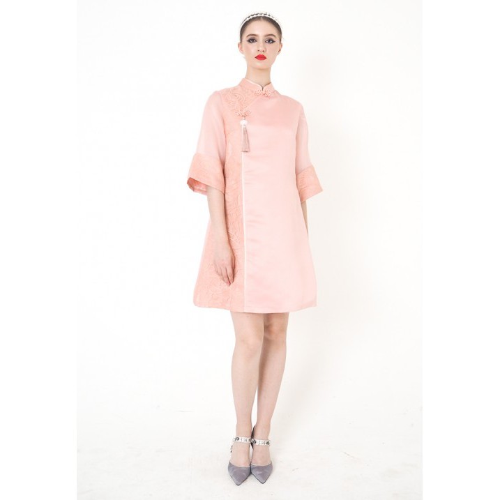 ESYE - Luisa Cheongsam Dress in Pink | Dress Shift Lutut Satin Renda Organza