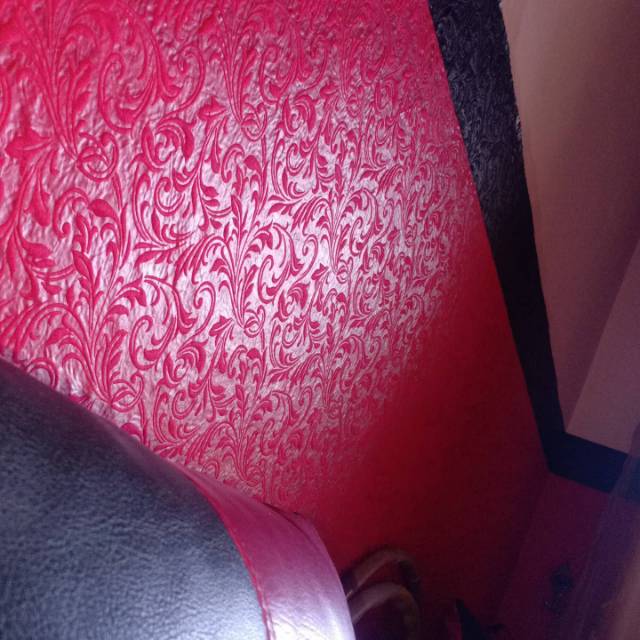 Wallpaper dinding embos