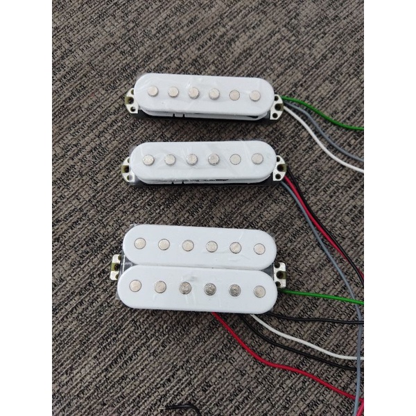 pickup ibanez az essential hss