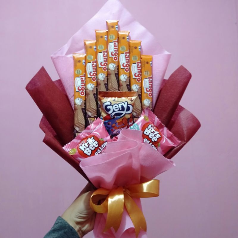 

buket snack, buket wisuda, lamaran, hadiah