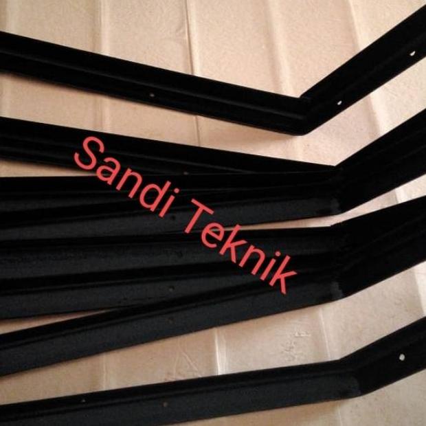 "Barang Bagus Tiang Besi Siku Pagar Kawat Duri .,.,