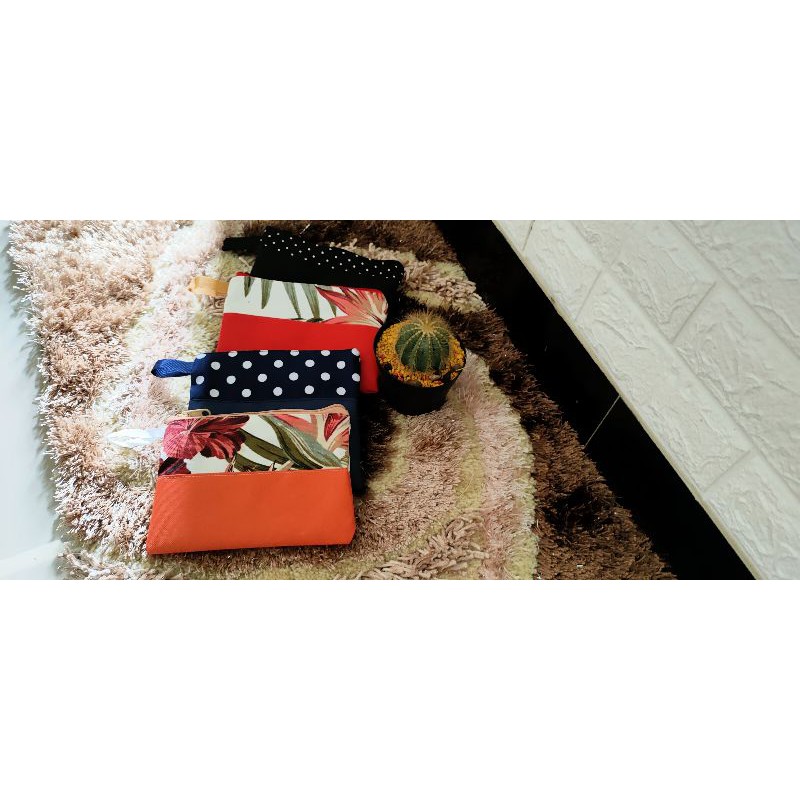 souvenir dompet pouch kombinasi polos dan motif size 18x12 cm termurah