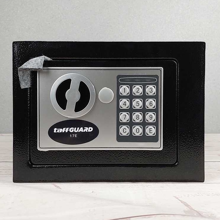 TaffGUARD Brankas Mini Digital Brangkas Hotel Tempat perhiasan barang berharga dokumen uang emas batangan penyimpanan kotak jam tangan mahal perhiasan emas anting gelang kalung giwang Mini Electric Password Deposit Box Celengan 4.6L 17E Warna Hitam