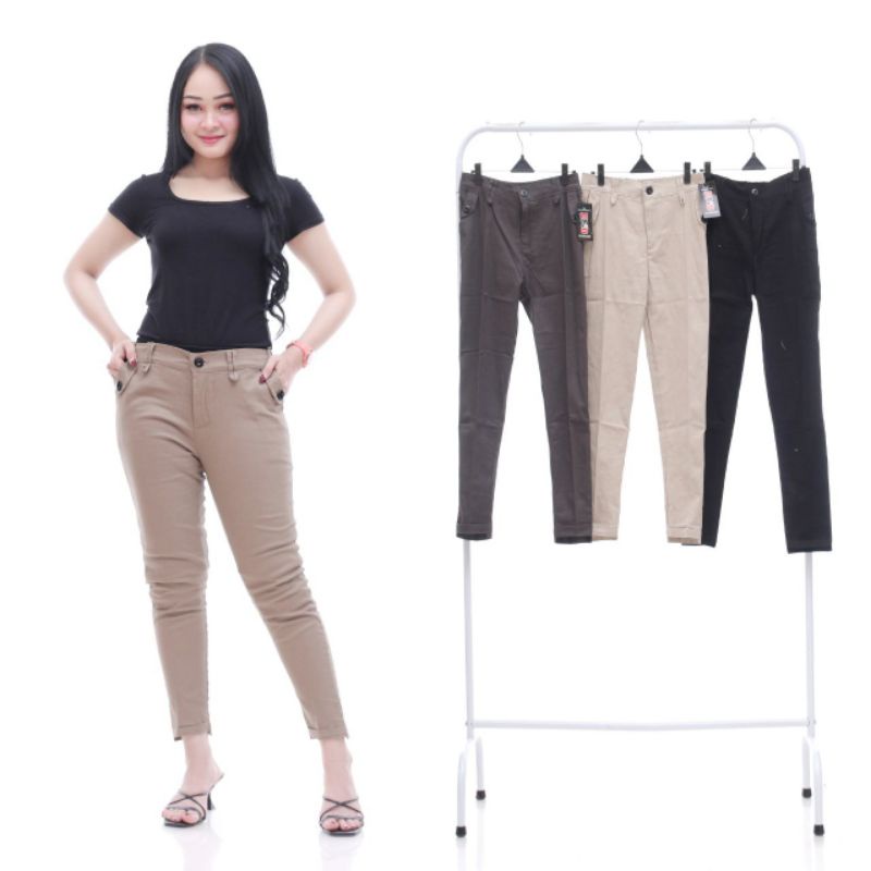 BAGGY PANTS TWILL STRETCH RESLETING DEPAN COMBED DIAMOND IMPOR (MELAR) KODE 031