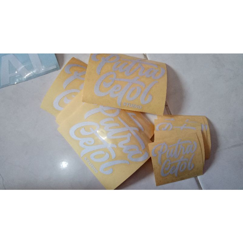 

stiker cutting custom