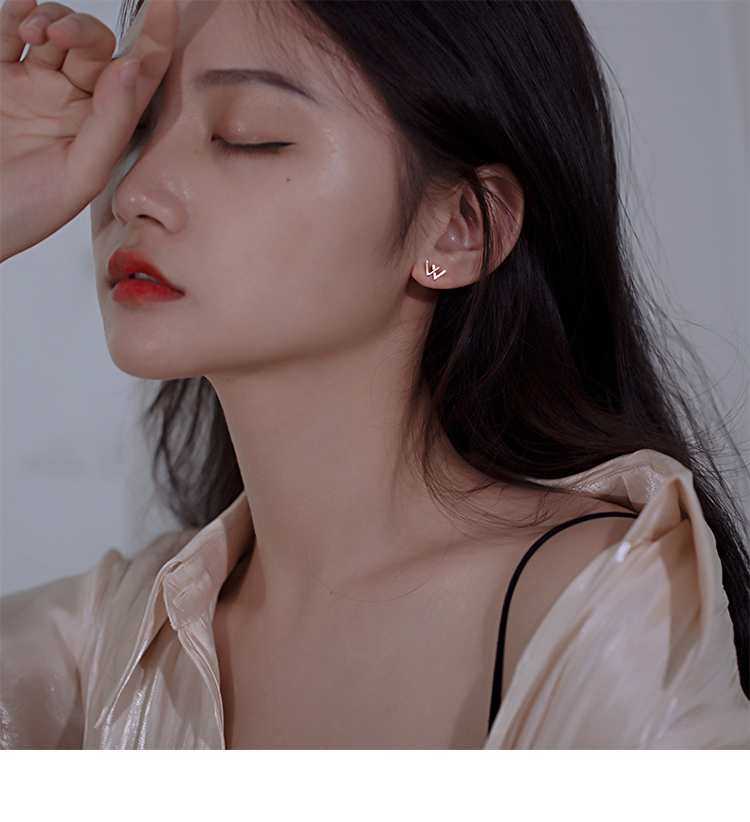 W Letter Necklace Female Silver Simple Bracelet Earrings Ins Korean Version of Clavicle Chain Jewelry