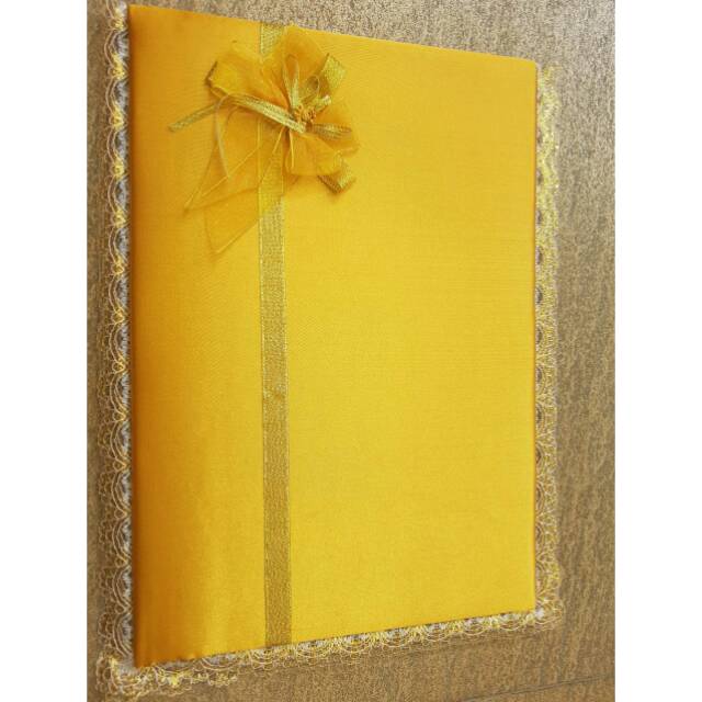 

Buku Tamu Renda warna Gold