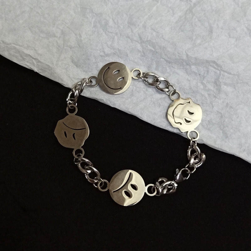 Gelang Motif Smiley Bahan Titanium Steel