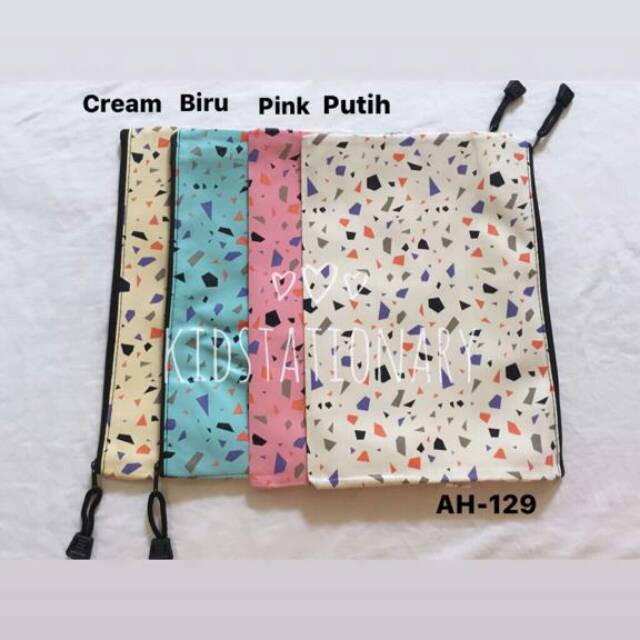 

Tempat Dokumen File B5/ Map Folder/ Tas Kosmetik/ Zipper Bag AH-129