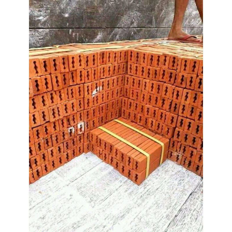 bata tempel merah
