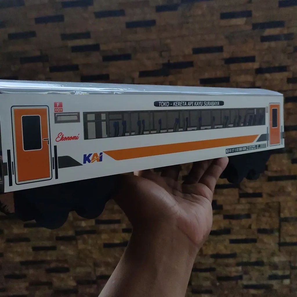 Gerbong Ekonomi Class Premium Livery 2021 KA Penataran, Probowangi, Dhoho, KRD, Lokal Bandung Raya, 