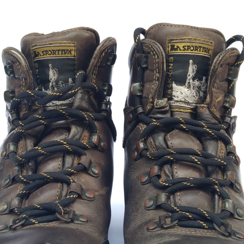 Sepatu outdoor Lasportiva