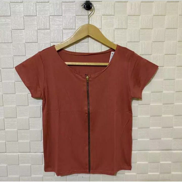 atasan kaos crop zipper lengan pendek wanita/atasan crop wanita/kaos crop sleting/zipper/kaos zipper/crop top zipper/kaos wanita/atasan wanita/crop top/kaos sleting pendek wanita/atasan murah/kaos murah/syafiqa_14-PLUM