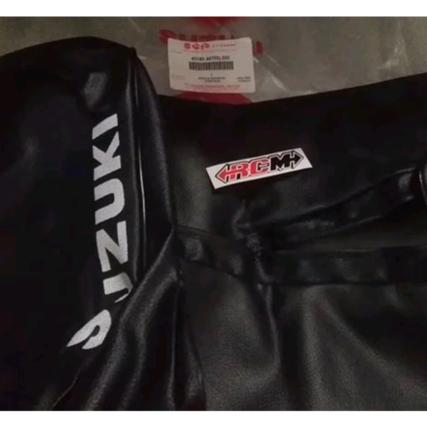 BUNGKUS COVER KULIT JOK SADEL SUZUKI TS125 TS 125 ORI ORIGINAL SUZUKI SGP ASLI 45160-48700L000