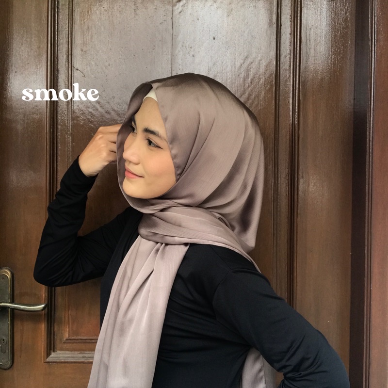 Pashmina Premium Satin Silk Malaysia Textured Crinkle (JAHIT TEPI KECIL SUPER RAPI)-smoke