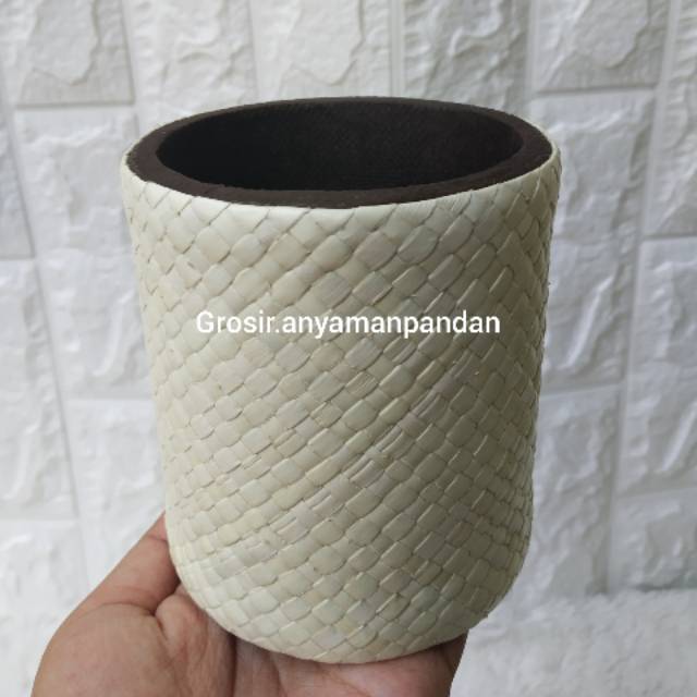 

BOX PENSIL PANDAN BULAT