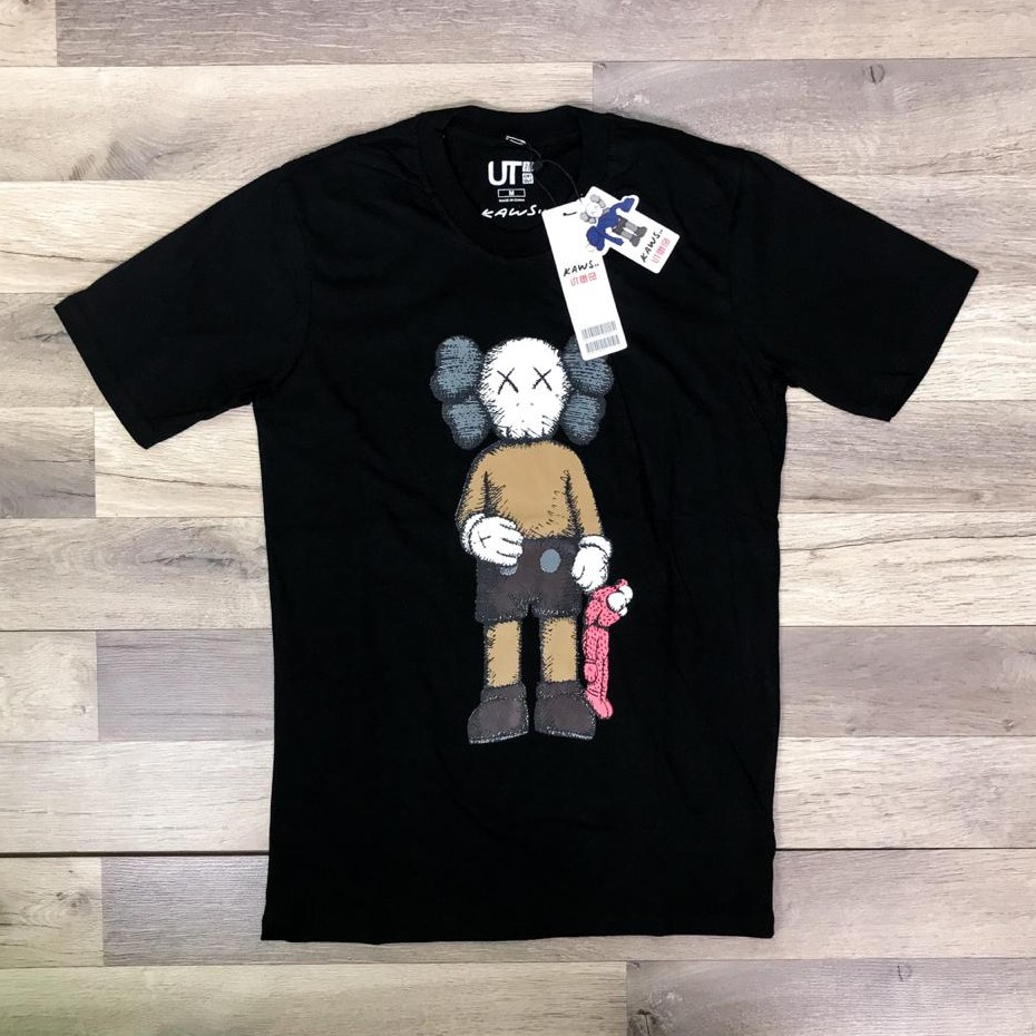  KAOS  UNIQLO  x KAWS  SUMMER UT GRAPHIC BLACK 100 COTTON 