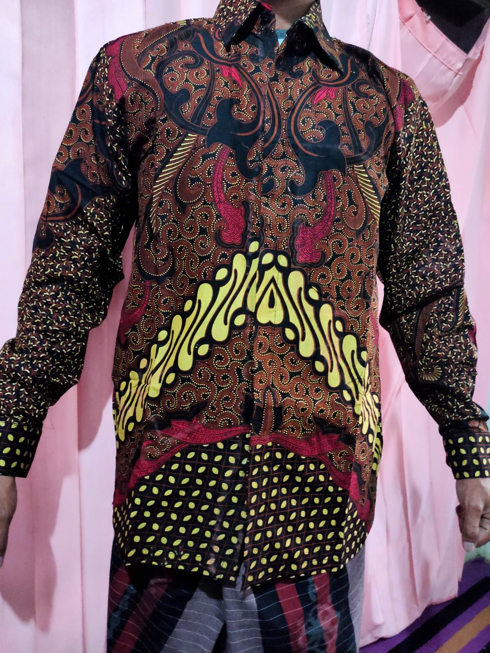Kemeja Batik Pria Semi Sutra Sanwoz Puring Istimewa