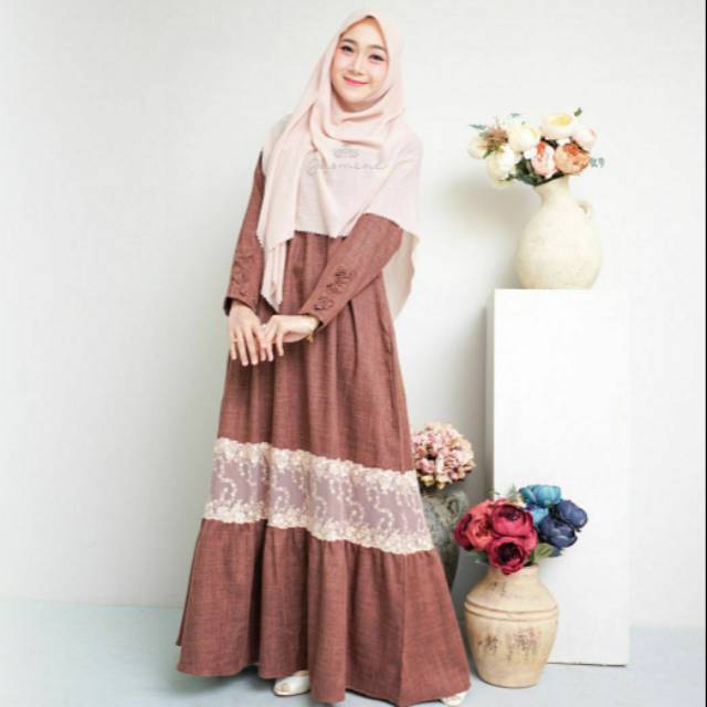 Aurel dress by Jasmine