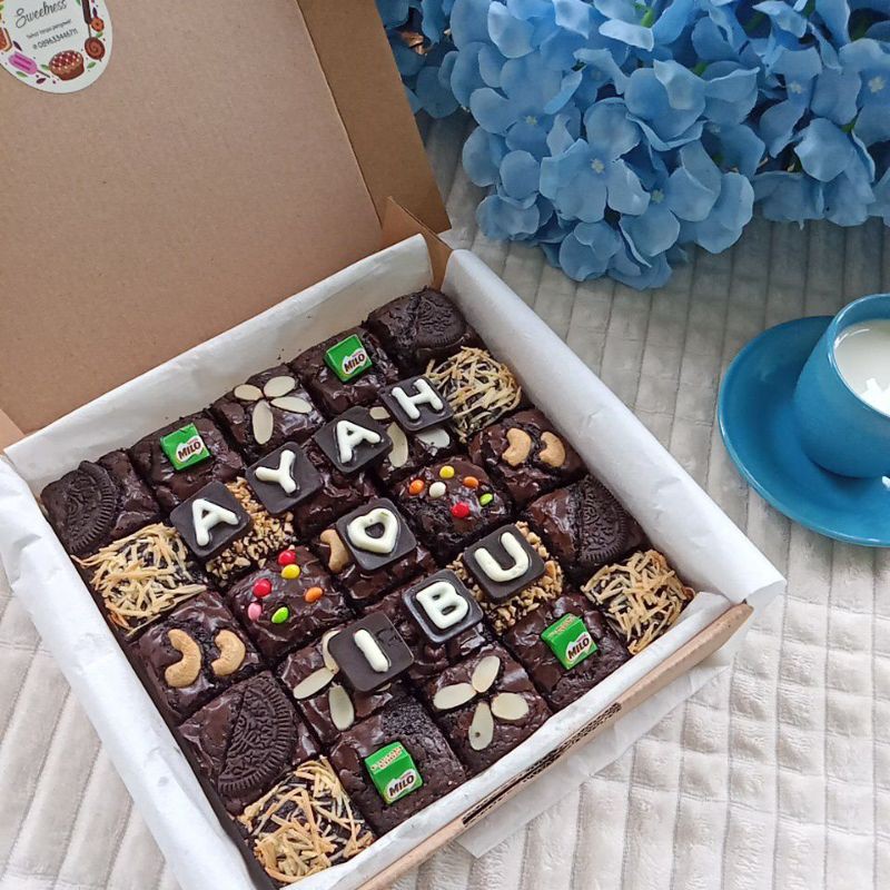 

fudgy brownies custom tulisan
