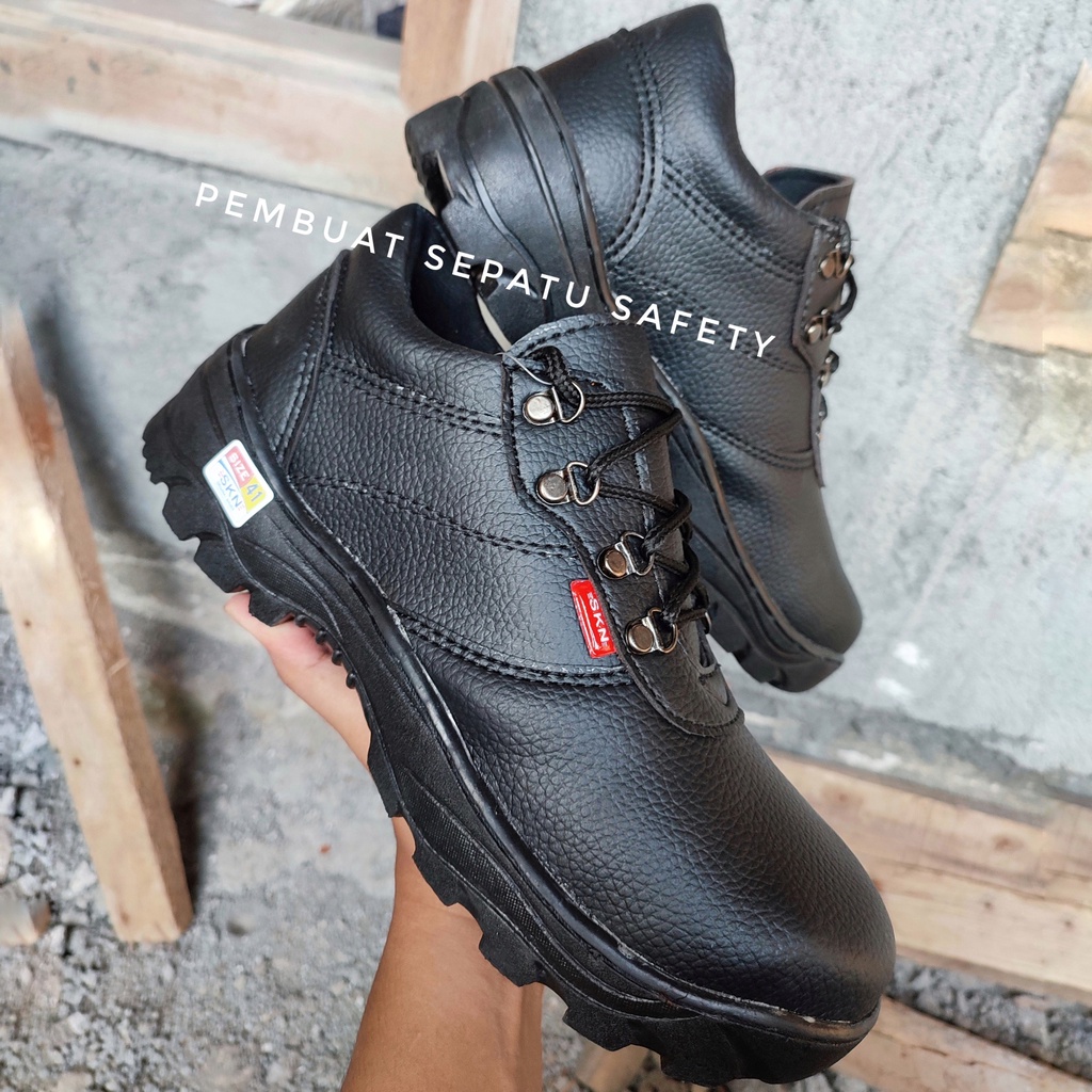 Sepatu Safety King Skn Kulit Sapi Asli Ujung Besi Terlaris Keselamatan Kerja Anti licin tahan api las Sepatu Safety Kitchen Pom Bengkel Dishub Tahan Solar minyak pom Bensin