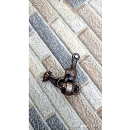 Platuk klep supra x 125 lama karbu original pabrik