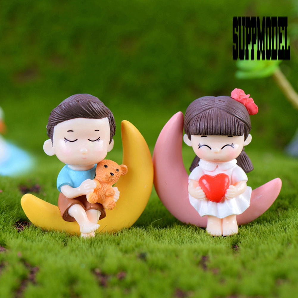 Suppmodel 2Pcs / Set Gantungan Kunci Boneka Anak Laki-Laki / Perempuan Mini Bahan Resin Untuk Dekorasi Taman DIY