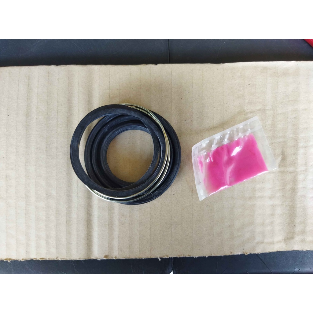 Caliper Kit / Karet Rem Depan Suzuki Baleno 97-2000