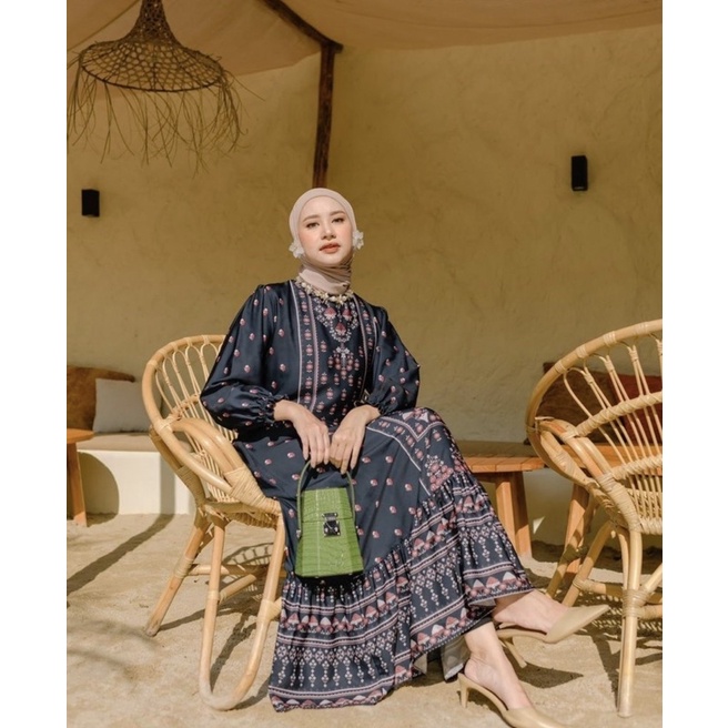 Madeena Black by Haideeorlin