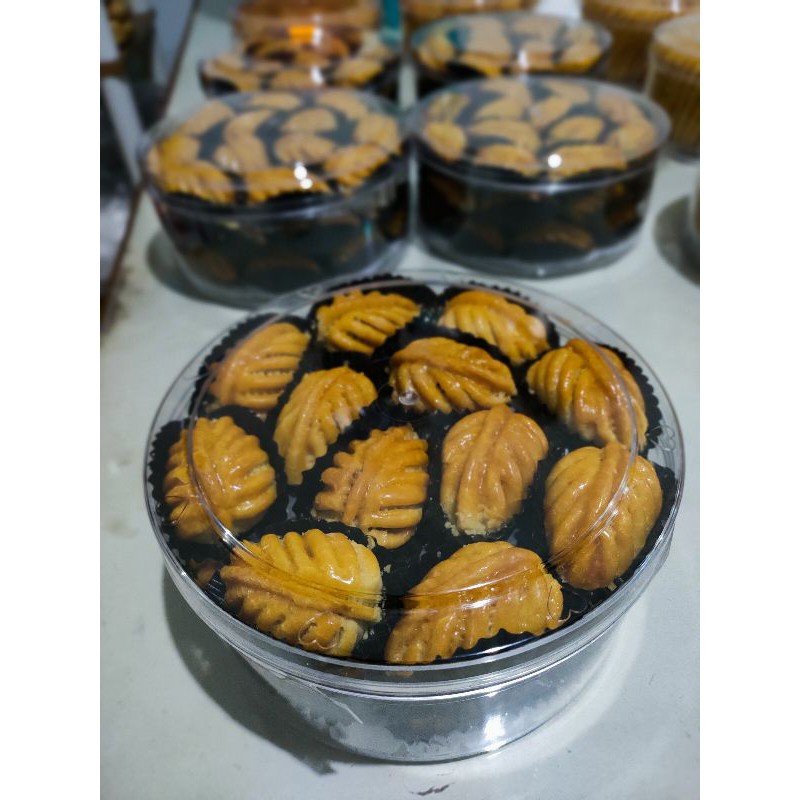 

Nastar daun premium
