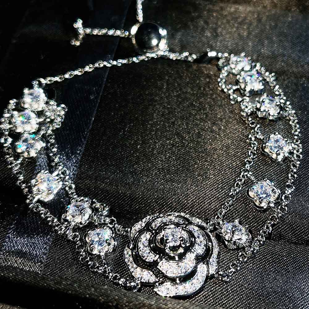 Set Kalung + Gelang Tangan + Anting Gantung Kait Motif Bunga Camellia + Mawar Untuk Perhiasan Wanita