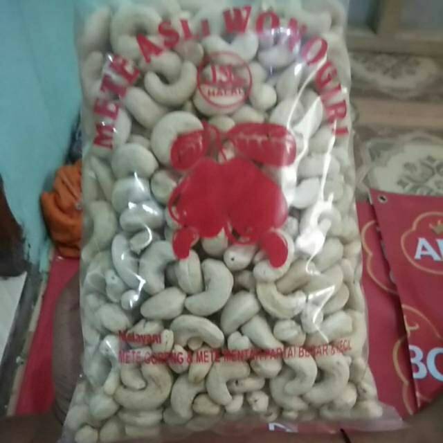 

Kacang mente/mete/mede mentah kering asli wonogiri 1kg