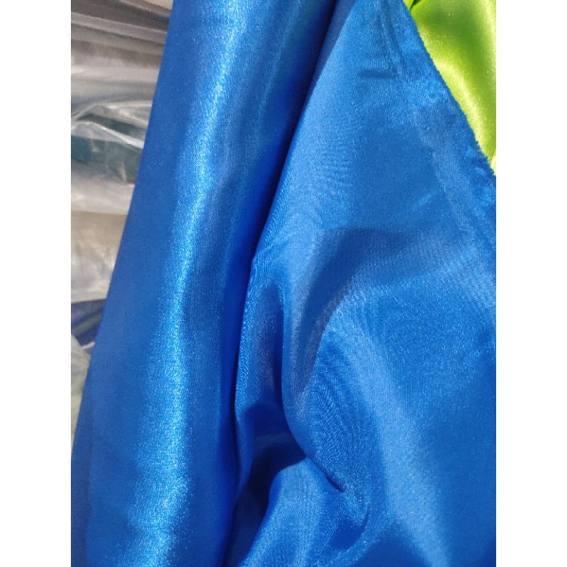 Kain Mengkilat: Tren Baru Bahan Tas Jual Online Indonesia