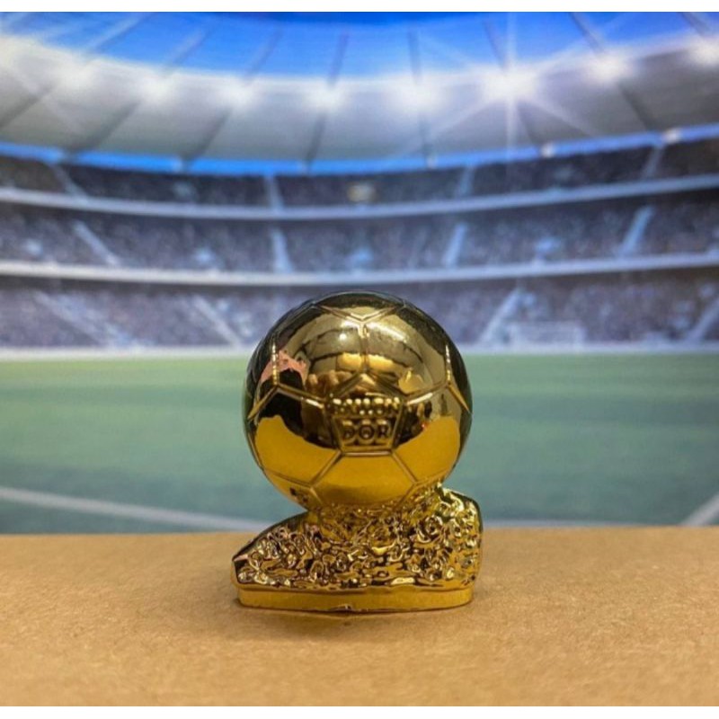 Trophy Piala Ballondor Ballon d'Or - Soccerwe Kodoto Figure
