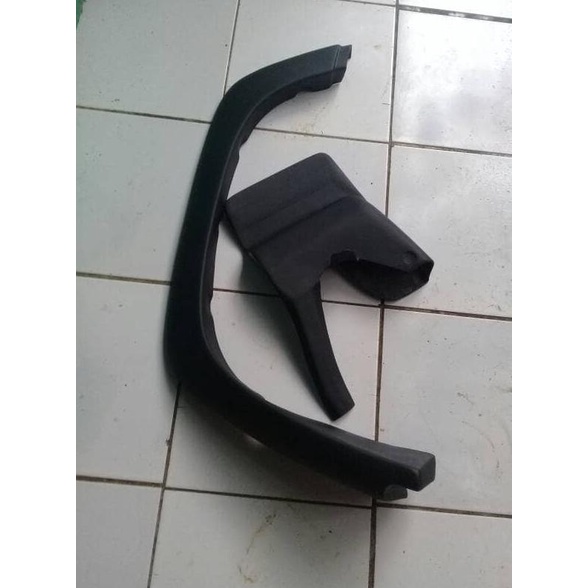Over Fender Kijang Grand/Super Kiri Bagian Belakang
