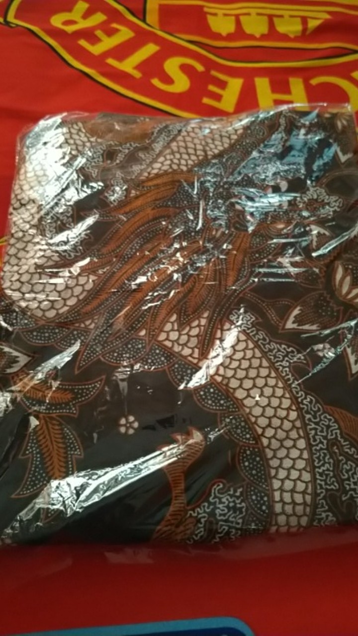 Gurdo Pari Kemeja Batik Pria Reguler Fit Lengan Panjang Modern Ori Dasar Hitam