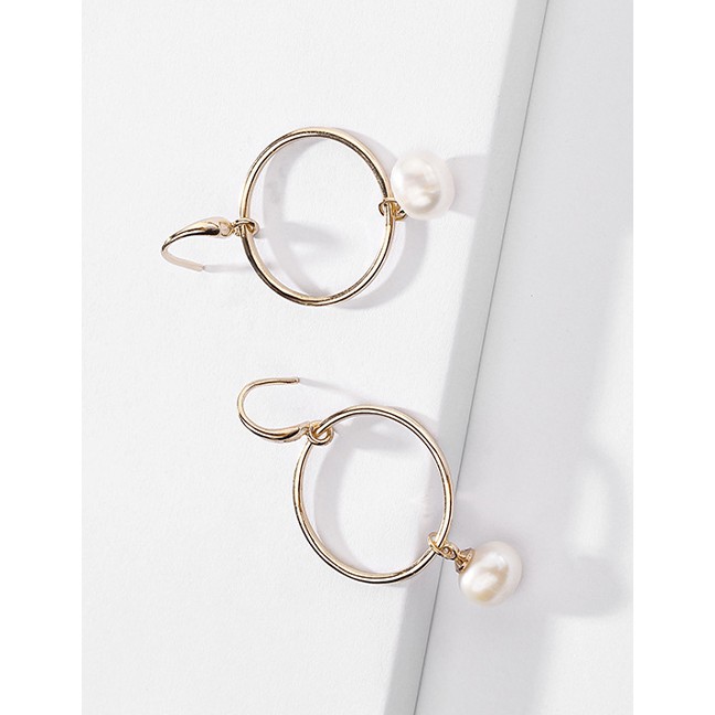 LRC Anting Gantung Fashion Gold Shell Pearl Copper Ear Ring F52620