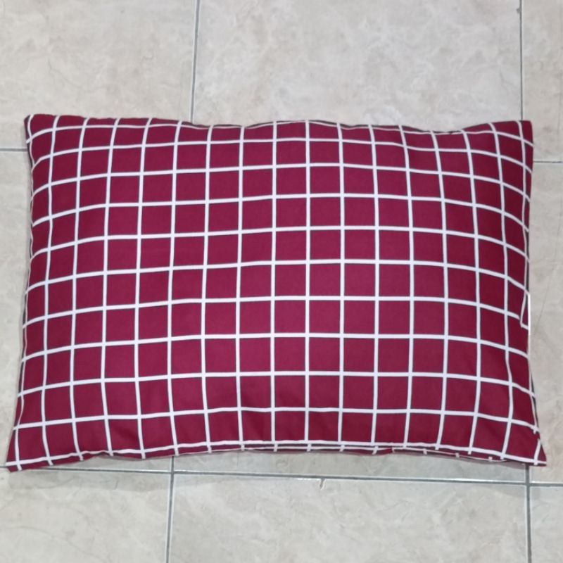 Sarung Bantal Tidur Motif Kotak Katun Ukuran 60×45