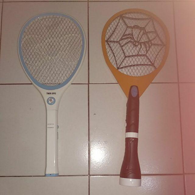 Raket nyamuk 2 in 1 senter led putih termurah langsung Raket nyamuk 2 in 1 senter led putih termurah langsung