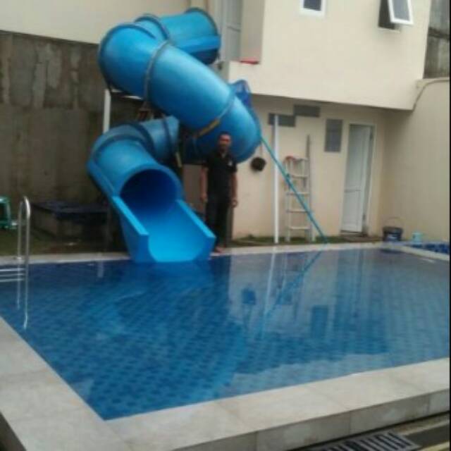 Seluncuran perosotan fiberglass