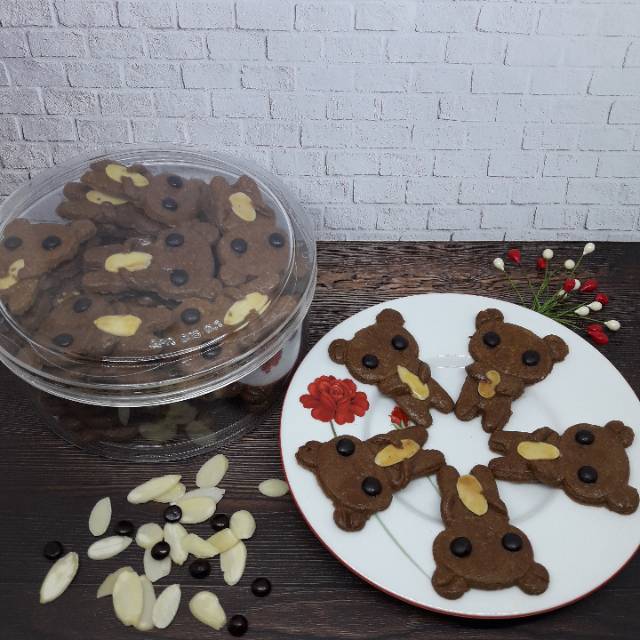 Kue kering almond / bear hugging almond cookies