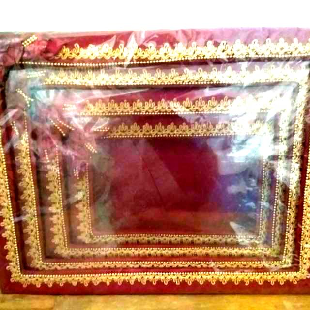 

Kotak hantaran seserahan lamaran eksklusif exclusive marun maroon emas gold kotak kado
