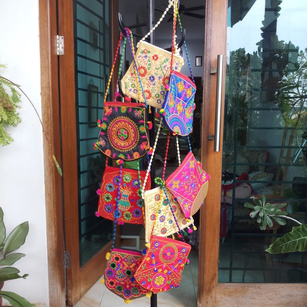 Tas Selempang Sling Bag Etnik Bordiran Import/Tas Thailand